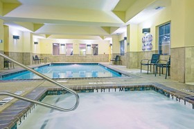 La Quinta Inn & Suites by Wyndham Fort Worth NE Mall