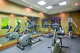 La Quinta Inn & Suites by Wyndham Fort Worth NE Mall