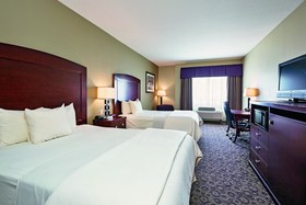 La Quinta Inn & Suites by Wyndham Fort Worth NE Mall