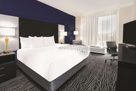 La Quinta Inn & Suites Odessa North - Sienna Tower