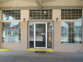Villa West Inn