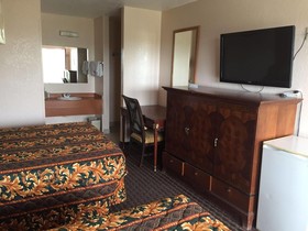 Villa West Inn