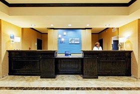 Holiday Inn Express Hotel & Suites Ozona