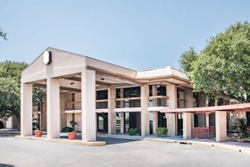 Super 8 by Wyndham Ozona