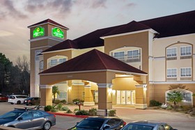 La Quinta Inn & Suites by Wyndham Palestine