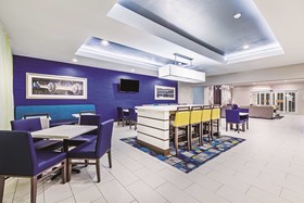 La Quinta Inn & Suites by Wyndham Palestine