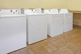 La Quinta Inn & Suites by Wyndham Paris