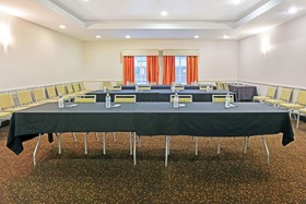 La Quinta Inn & Suites by Wyndham Paris