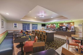 La Quinta Inn & Suites by Wyndham Paris