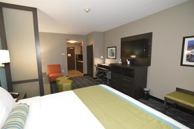 Best Western Plus Pasadena Inn & Suites