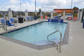 Best Western Plus Pasadena Inn & Suites