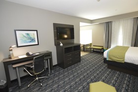 Best Western Plus Pasadena Inn & Suites