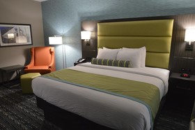 Best Western Plus Pasadena Inn & Suites