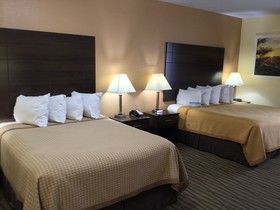 Days Inn & Suites by Wyndham Pasadena