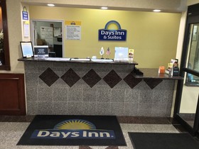 Days Inn & Suites by Wyndham Pasadena