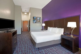 La Quinta Inn & Suites by Wyndham Pasadena North