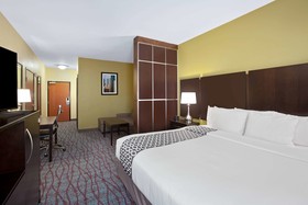 La Quinta Inn & Suites by Wyndham Pasadena North