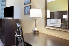 La Quinta Inn & Suites by Wyndham Pasadena North