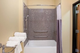 La Quinta Inn & Suites by Wyndham Pasadena North