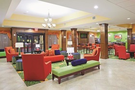 La Quinta Inn & Suites by Wyndham Pasadena North
