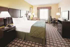La Quinta Inn & Suites by Wyndham Pasadena North