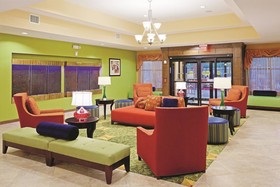 La Quinta Inn & Suites by Wyndham Pasadena North