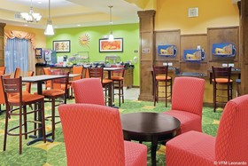 La Quinta Inn & Suites by Wyndham Pasadena North