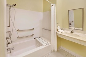 Super 8 by Wyndham Pasadena