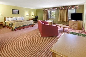Super 8 by Wyndham Pasadena