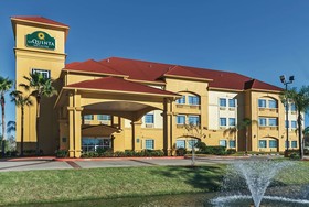 La Quinta Inn & Suites by Wyndham Pearland - Houston South