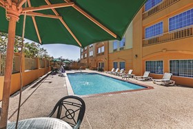La Quinta Inn & Suites by Wyndham Pearland - Houston South