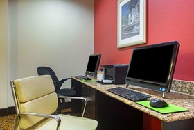 La Quinta Inn & Suites by Wyndham Pearsall