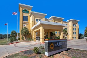 La Quinta Inn & Suites by Wyndham Pearsall