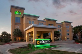 La Quinta Inn & Suites by Wyndham Pearsall