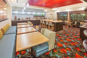 La Quinta Inn & Suites by Wyndham Pearsall