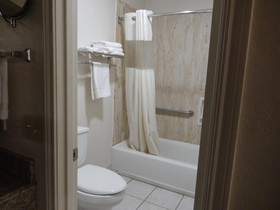 Pearsall Executive Inn And Suites