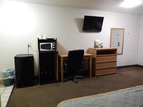 Pearsall Executive Inn And Suites