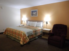 Pearsall Executive Inn And Suites