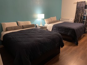 B&j Hotel And Apartments