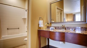 Best Western Plus Swiss Chalet Hotel & Suites