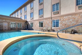 Holiday Inn Express Hotel & Suites Pecos