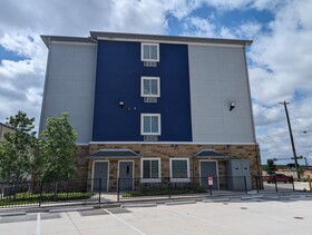 Texas Bungalows Hotel and Hotel Que