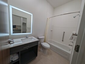 Texas Bungalows Hotel and Hotel Que