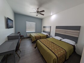Texas Bungalows Hotel and Hotel Que