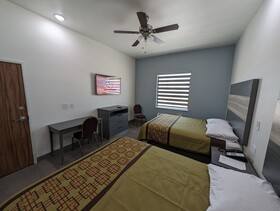 Texas Bungalows Hotel and Hotel Que