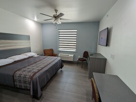 Texas Bungalows Hotel and Hotel Que