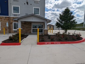Texas Bungalows Hotel and Hotel Que