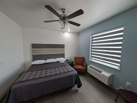 Texas Bungalows Hotel and Hotel Que
