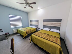 Texas Bungalows Hotel and Hotel Que