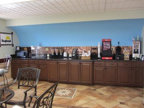 Days Inn by Wyndham Plainview